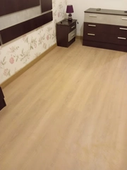 Bricodeko Granada Tarima flotante especialistas en suelos laminados y puertas de paso.